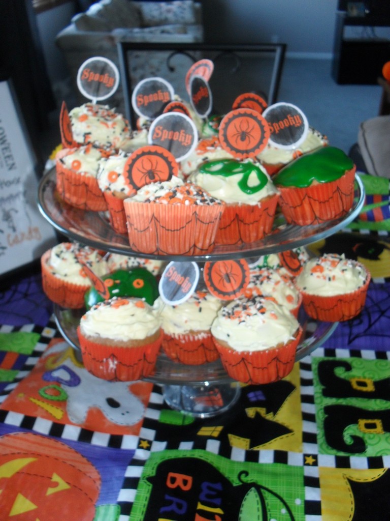 halloween cupcake stand