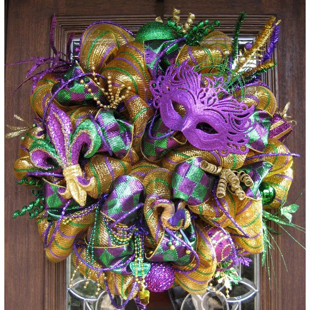 DIY Mardi Gras wreath