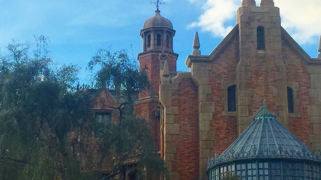 Sunday Funday at the Haunted Mansion ?