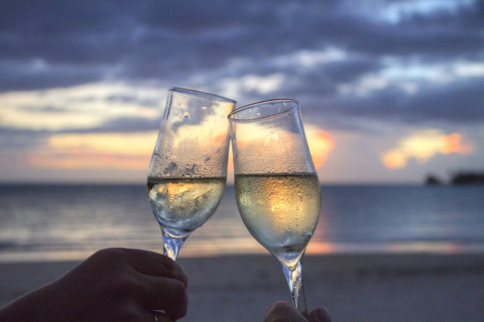 Valentine’s Day date sunset glasses of wine