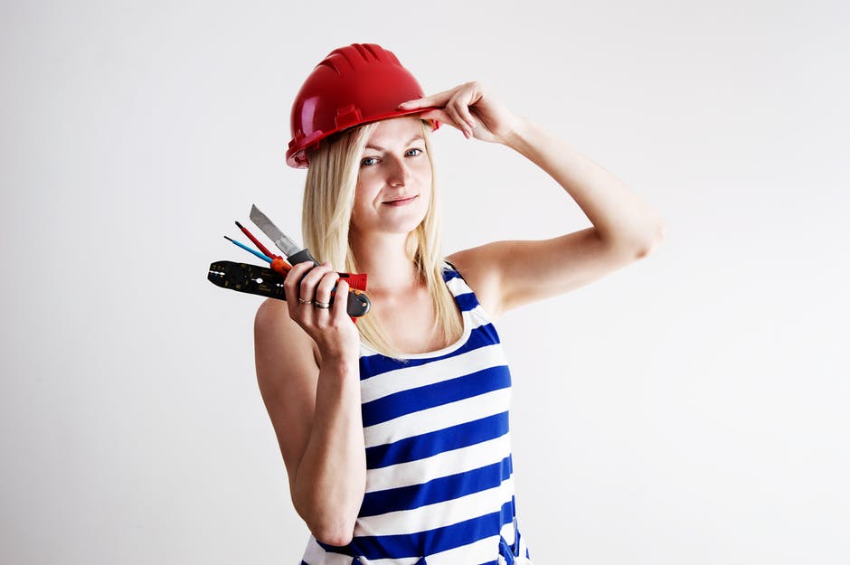 DIY woman work helmet construction