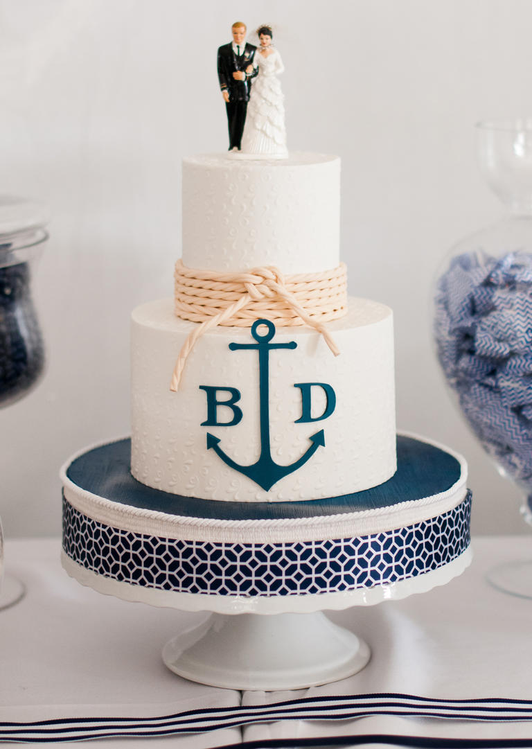 Wedding nautical cake theme