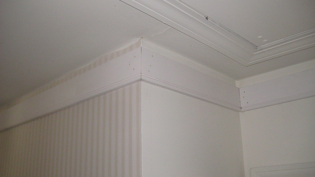 home crown molding white
