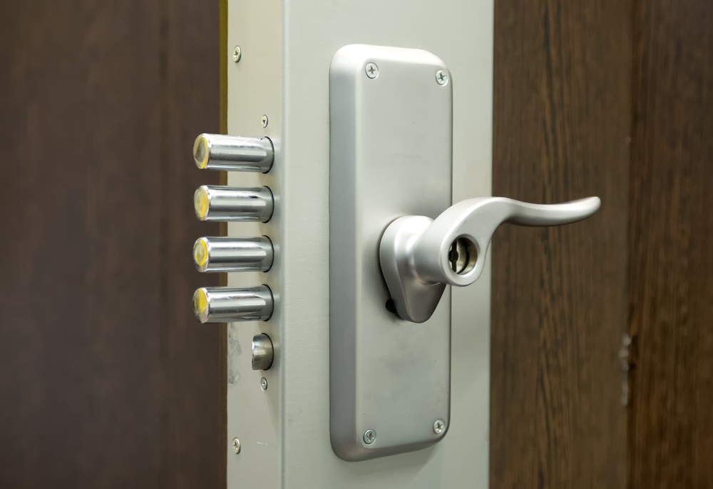 Locksmith Scams door lock