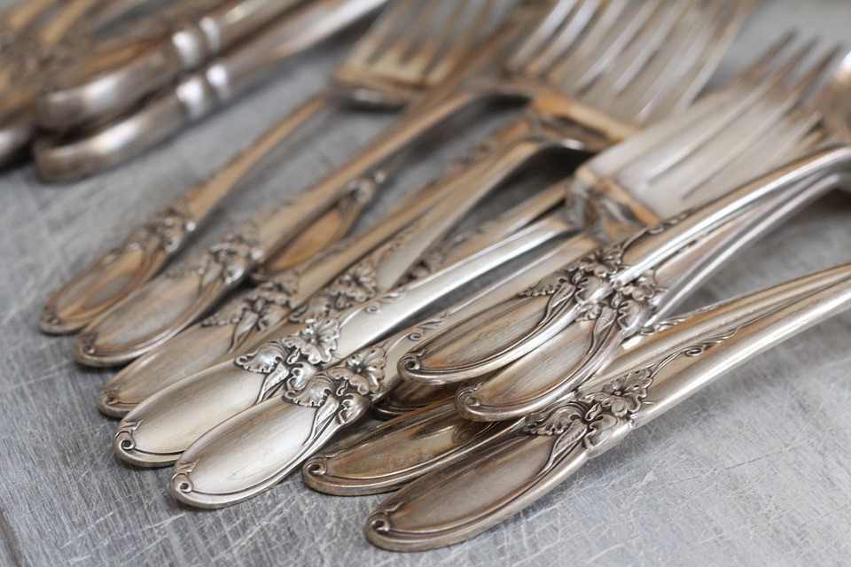Styling Your Dining Room By Enjoying The Finer Things In Life silverware