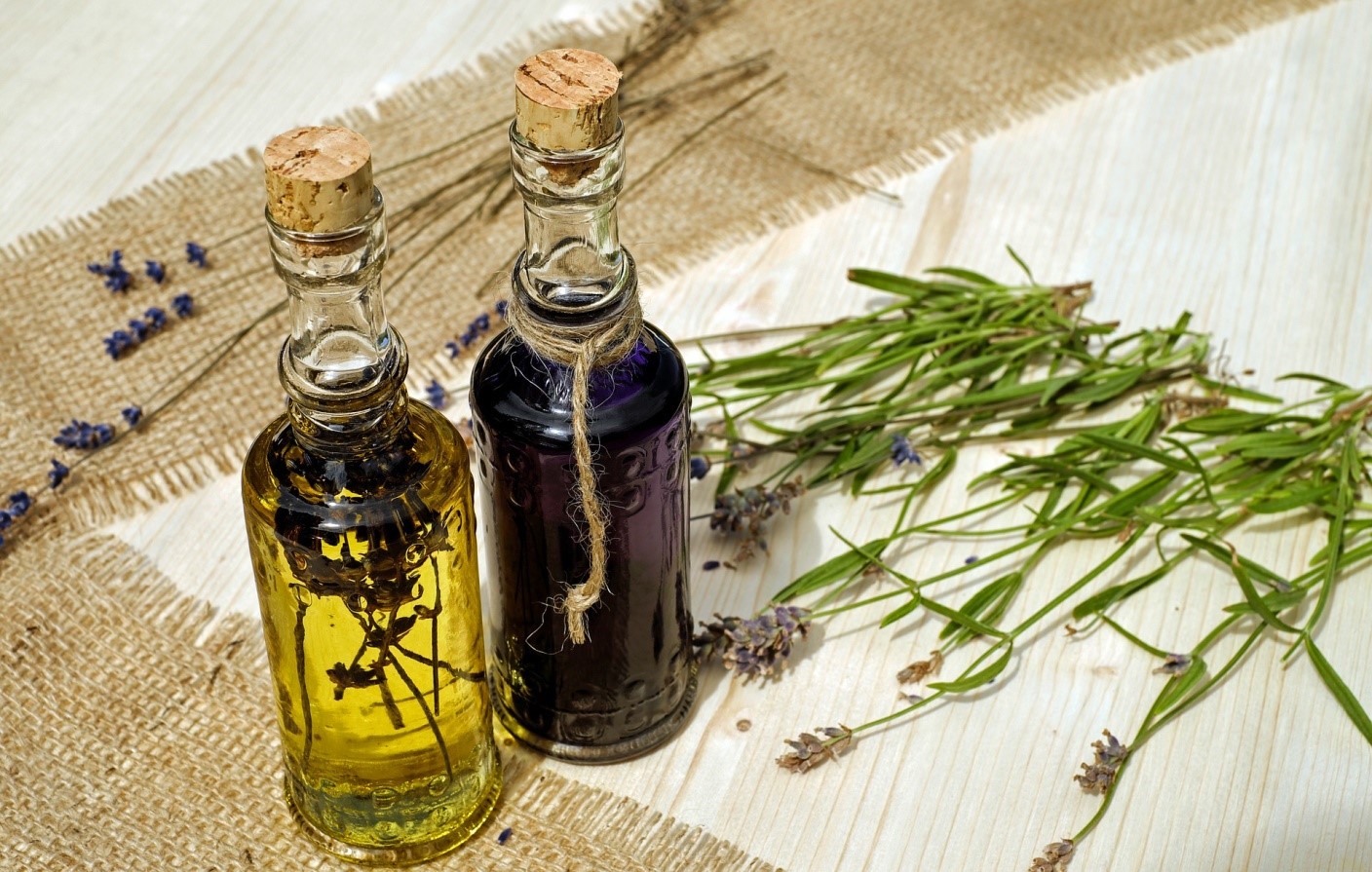 5 Essential Herbal Oils For Working Women