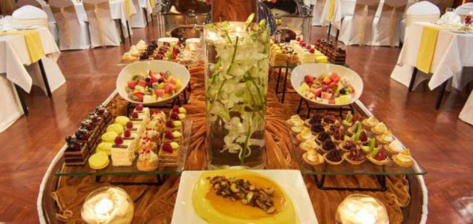 All Your Need To Know About Dhow Cruise Dubai table of food