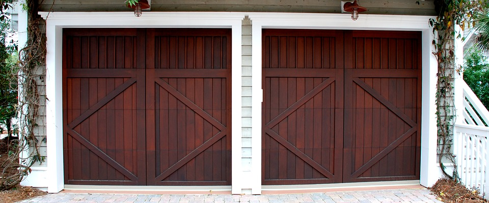 Modern Electric Garage Doors: Features and Benefits You Need to Know