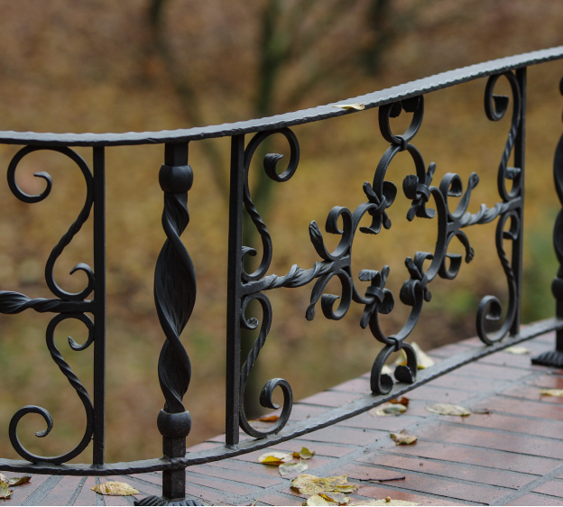 5 House Features That Can Do Better With Metal Work fence