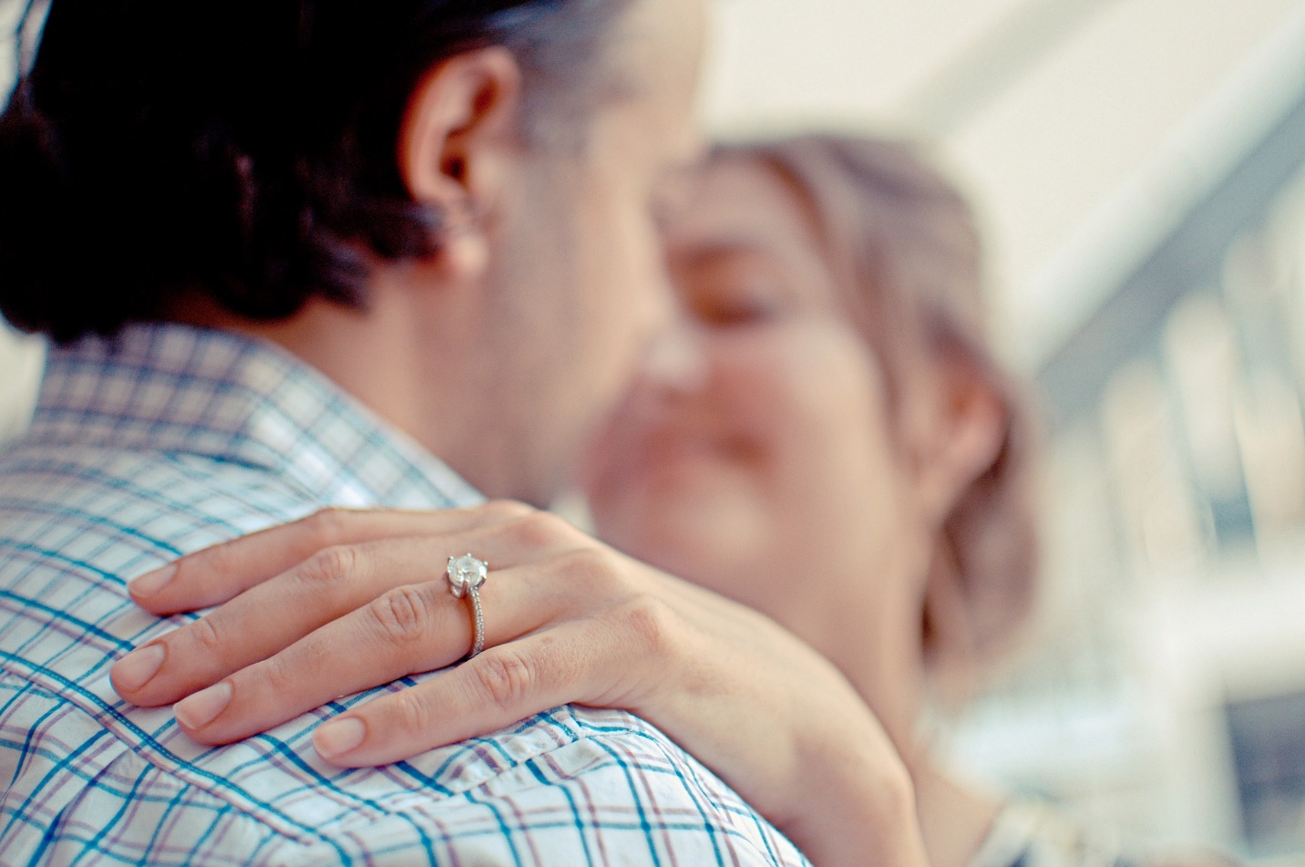 4 Advantages Of A Custom Made Engagement Ring