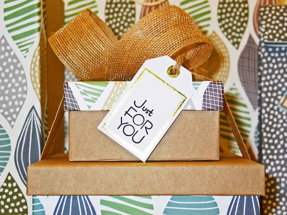 4 Ways to Make an Easy Gift More Thoughtful