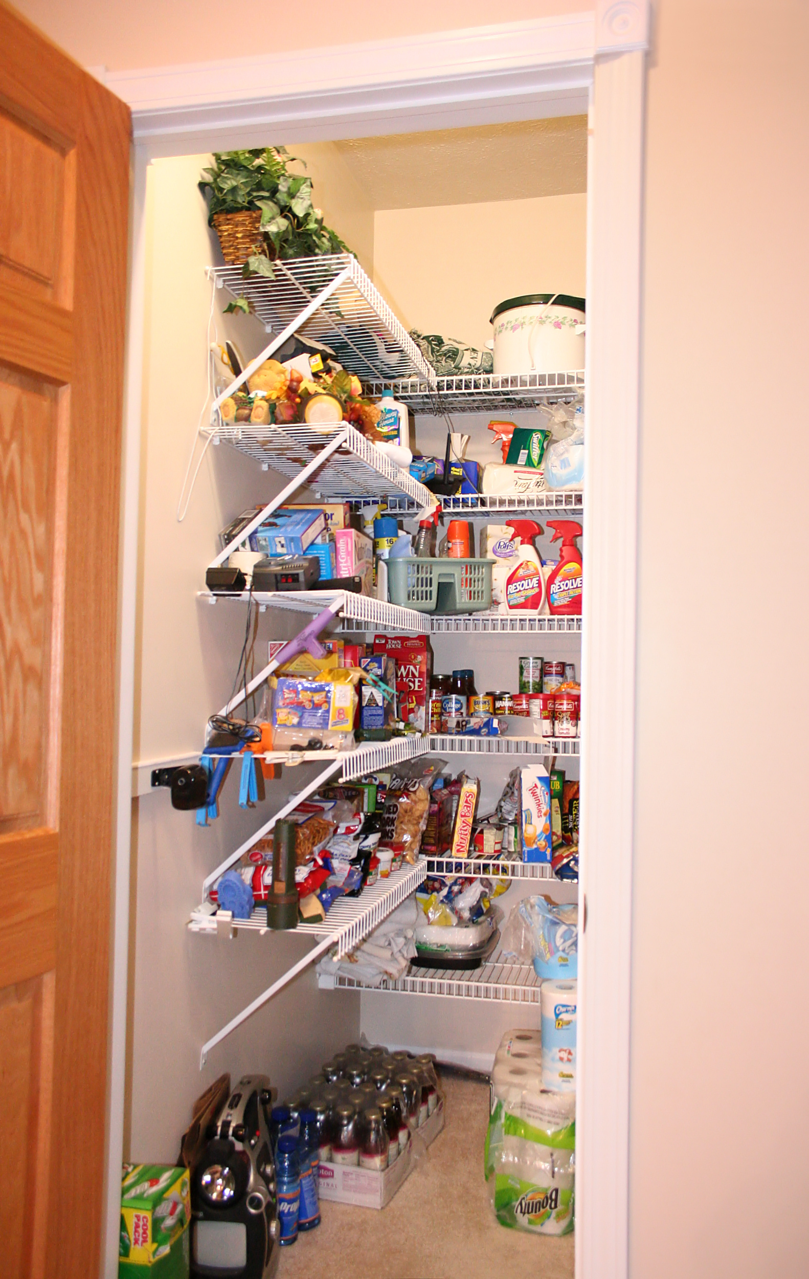 How to Inexpensively Organize Your Pantry