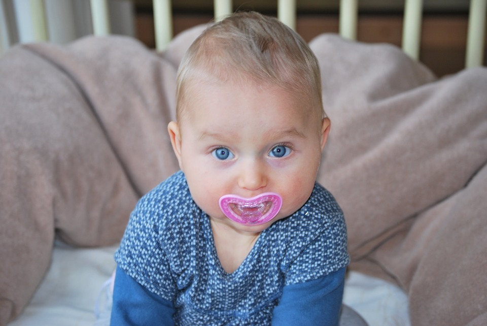 Pacifiers: Why, When and How to Get Your Baby Used to It
