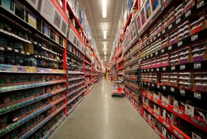 3 Ways That Big Box Stores Let You Down During Home Improvement Projects aisle