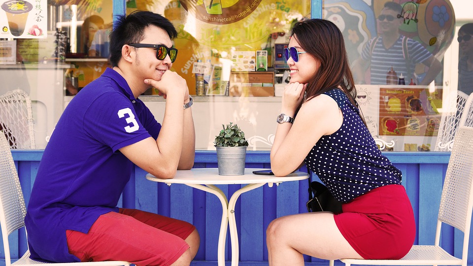 Romance Is in the Air: 7 Deadly Fashion Mistakes You Should Avoid When Going out on a Date