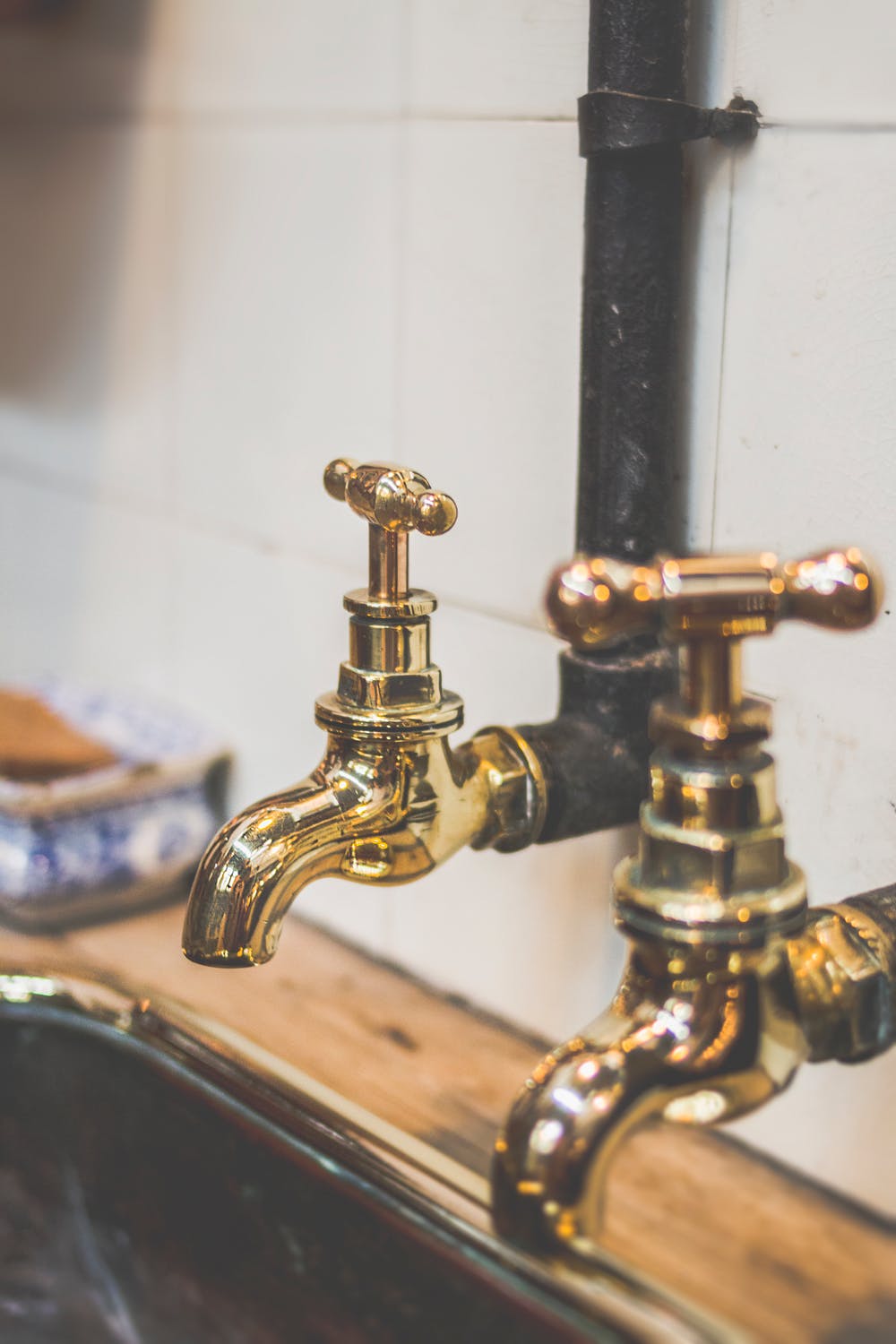 Have A Clog? 7 Sure Signs That It's Time For A Plumber