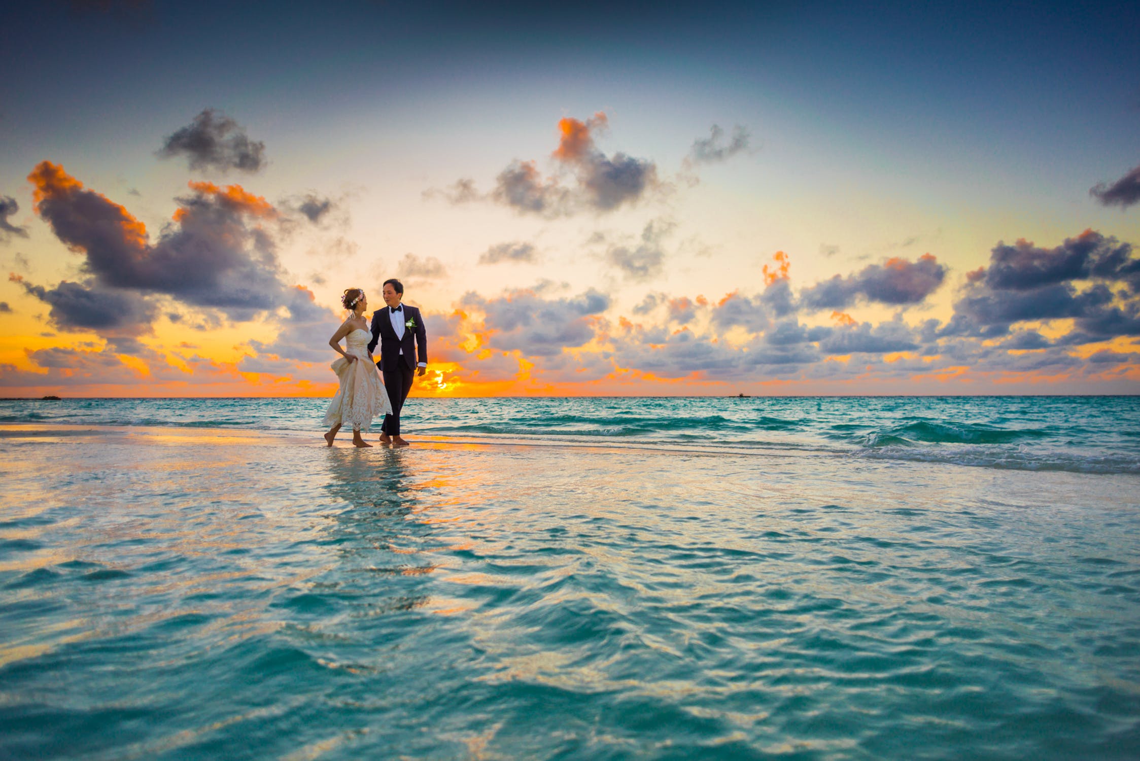 How to Plan the Tropical Honeymoon of Your Dreams