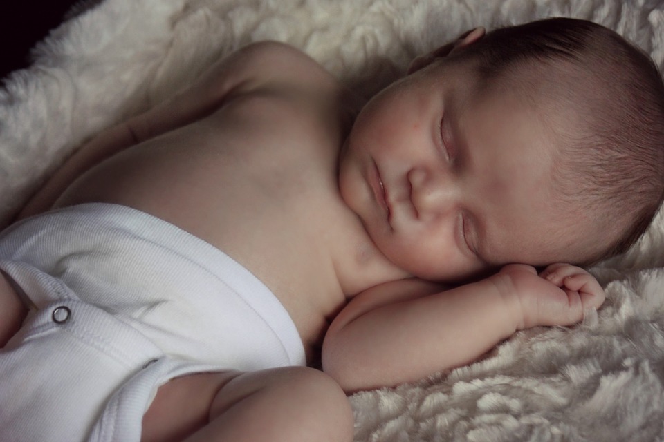 5 sure ways to help your baby sleep long