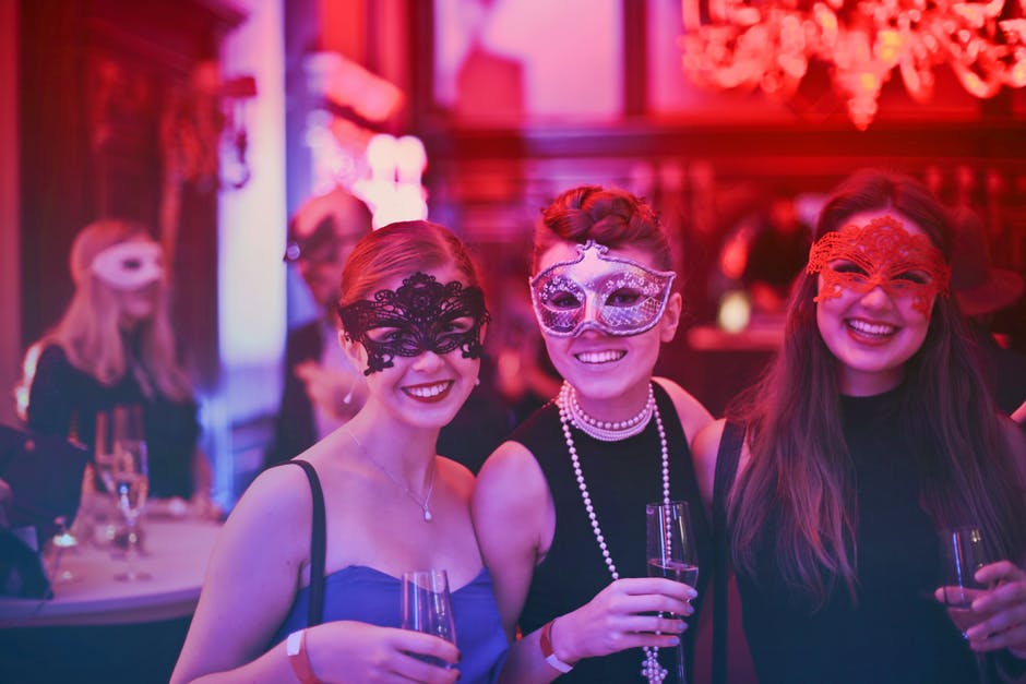How to Throw the Perfect Bachelor or Bachelorette Party: Your Complete Checklist