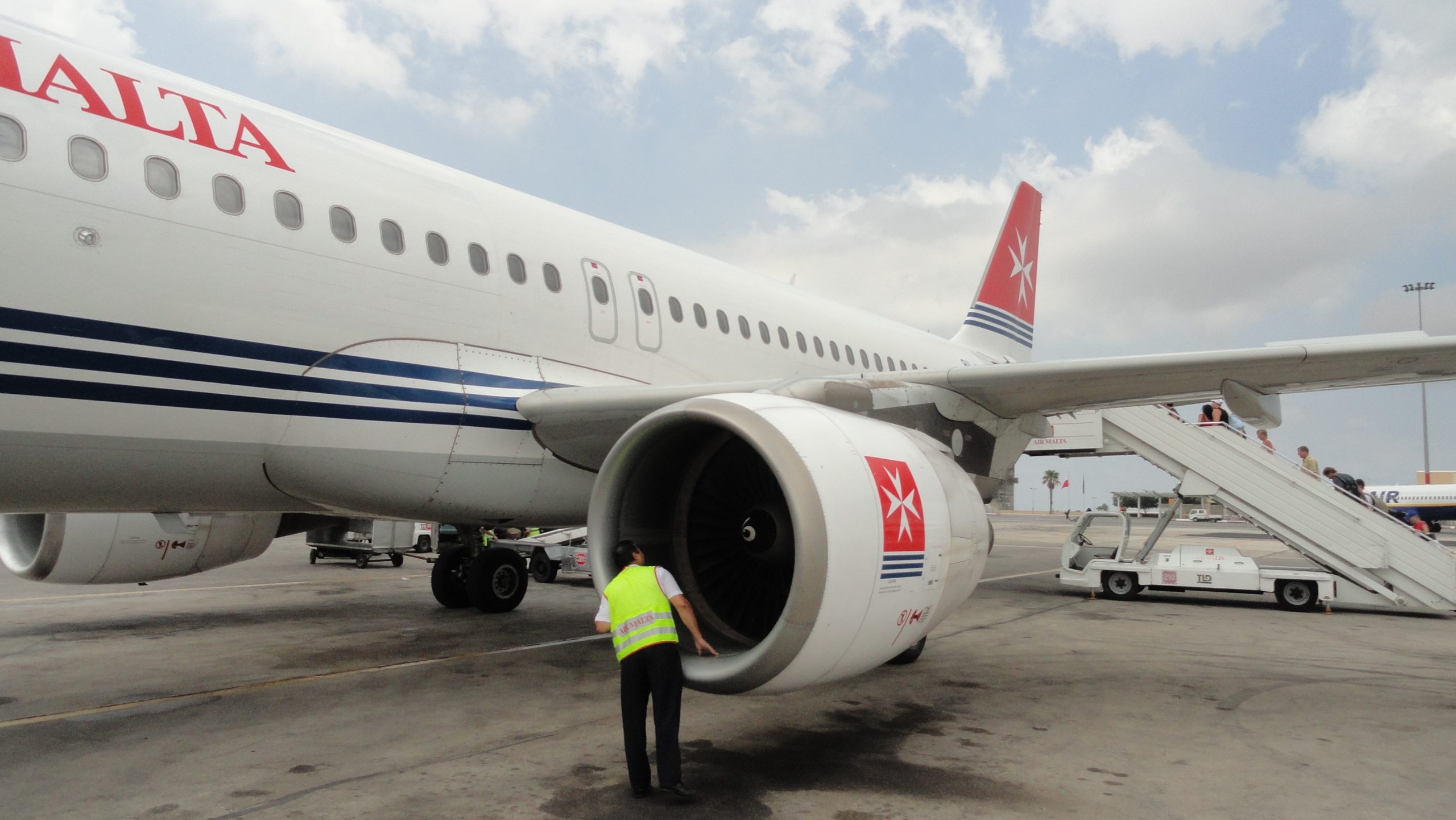 Air_Malta_Pre_Flight_Inspection_Airbus_A320