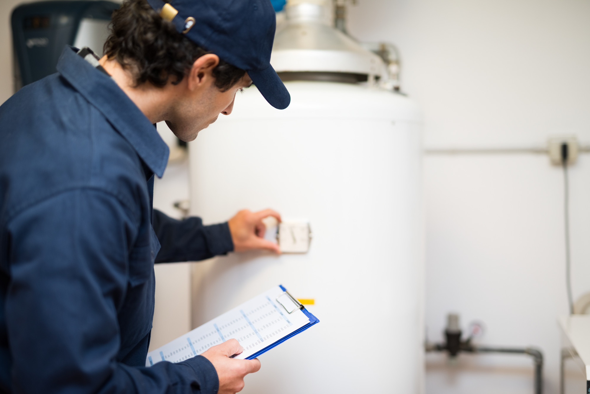 how long do hot water heaters last