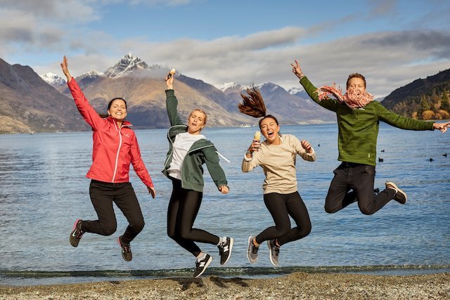 backpackers in New Zealand backpackers in New Zealand