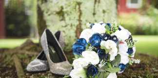 How Are Wooden Flowers Used at Weddings