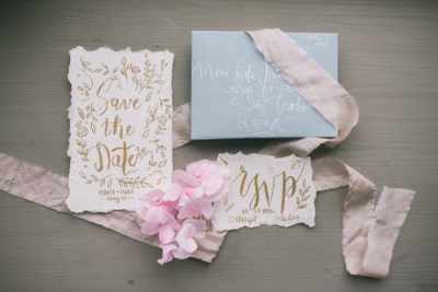 What to Write in a Wedding Card 