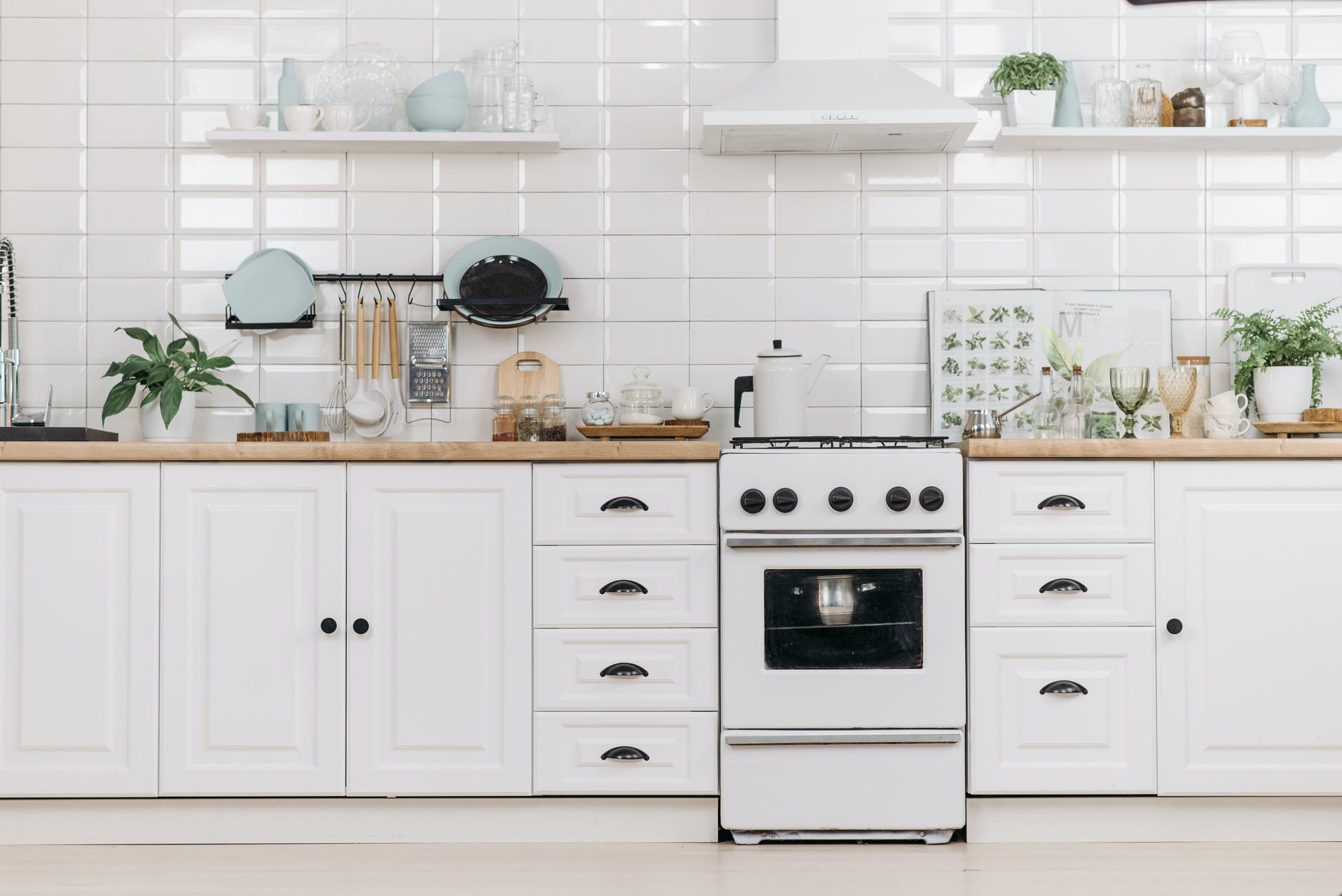 6 Ways To Save Money When Renovating a Kitchen