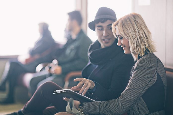 01-how-to-break-the-ice-and-meet-new-people-friends