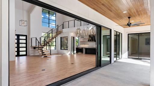 Building a custom home in Houston neighborhoods